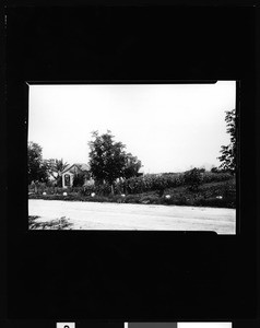 Exterior view of a house on a one acre farm in Pomona, October 20, 1930