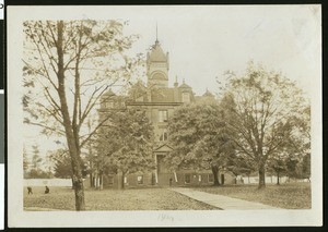 Exterior view of Willamette University, Oregon's oldest college, in Salem