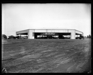 Exterior view of the Western Air Express hangar in Alhambra, 1930