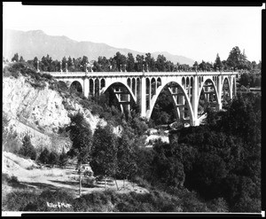 View of the Colorado Street Bridge in Pasadena looking northeast, 1930-1940