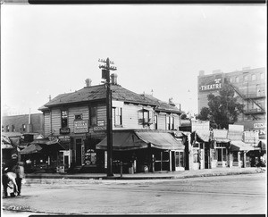 Shop on the southeast corner of 7th Street and Grand Street, Los Angeles, 1912