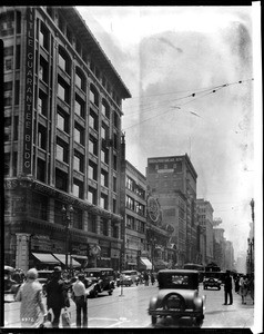 View of Broadway looking south from Fifth Street, Los Angeles, 1928