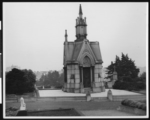 View of the tomb of James Graham Fair, San Francisco, ca.1930