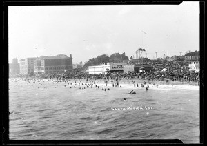 Santa Monica beach and the Pacific Bath House south of Castle Del Mar Beach Club