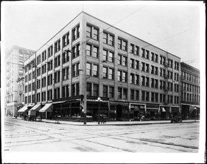 Southeast corner of Broadway and Fourth Street in Los Angeles, ca.1910