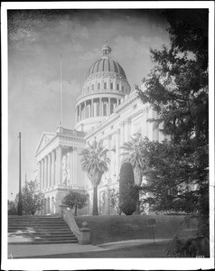 Exterior view of the California State Capitol building in Sacramento, ca.1900-1920