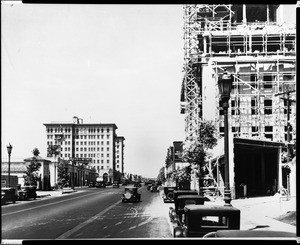 View of Wilshire Boulevard looking west towards Beverly Boulevard in Beverly Hills, 1933