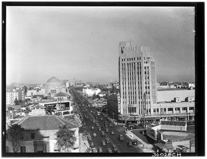 Birdseye view of the intersection of Wilshire Boulevard and Western Avenue, showing the Wiltern Theater, 1930-1939