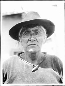 Hopi Indian man wearing a hat, ca.1900