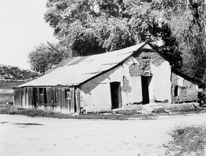 Dilapidated Warner's ranch house (built 1844), ca.1920