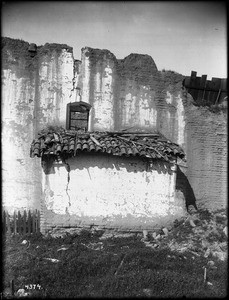 Ruins the east wall of Mission San Antonio de Padua, California, ca.1906