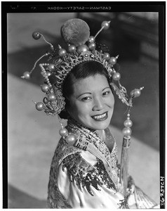 Portrait of a Chinese woman in traditional clothing