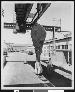 Type F universal hook block at the National Supply Company, 1953