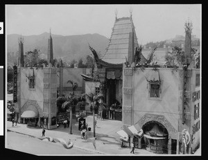 Grauman's Chinese Theater, 1920-1929