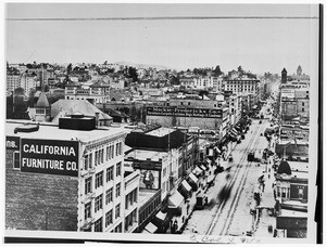 Birdseye view of Broadway looking north from Seventh Street in Los Angeles, 1907