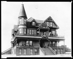 Exterior view of the Mission Hotel in San Fernando, ca.1888 (1874?)