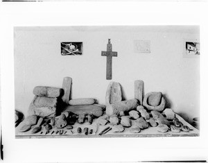 Relics from cliff dwellingss from the collection of Reverend Doctor George Cole on display, ca.1897