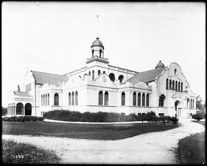 A view of one of Riverside High School building on the east front, ca.1910