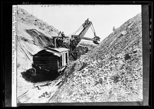 Steam shovel Number Nine working in sixty-foot cut, Olancha Division, Los Angeles Aqueduct construction