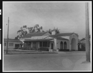 Exterior view of Santa Barbara County's modern City Hall building which adjoins two old adobes of old Rancho Guadalupe, September 4, 1937