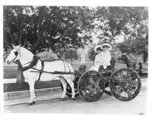 Horse-drawn float in the Pasadena Tournament of Roses Parade, ca.1906