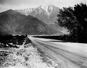 View of San Jacinto Mountains as seen from an unidentified road, Palm Springs, ca.1900