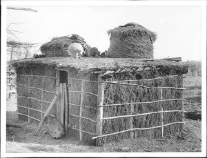 Native Yuma Indian dwelling, ca.1900