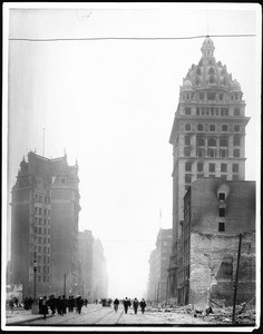 San Francisco earthquake damage, showing the Call and San Francisco Chronicle newspaper buildings on Market Street, 1906