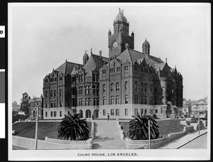 Exterior view of the Los Angeles County Court House, 1903