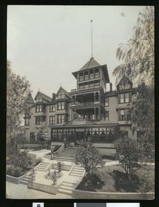 Exterior view of the Loma Linda Hotel in Redlands, ca.1900