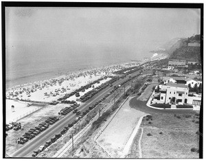 Birdseye view of the Pacific Coast Highway between Santa Monica and Malibu