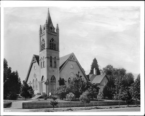 Exterior view of the Alhambra Methodist Episcopal Church, 1905