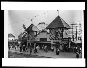 View of the amusements at the Pike, a park along the pier in Redondo Beach, ca.1924