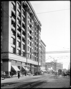 View of Main Street and 6th Street, ca.1910