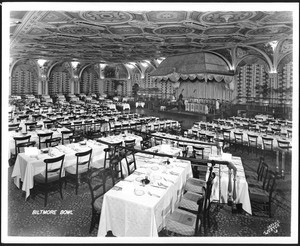 Interior of the "Biltmore Bowl", a large ornate dining room in the Biltmore Hotel