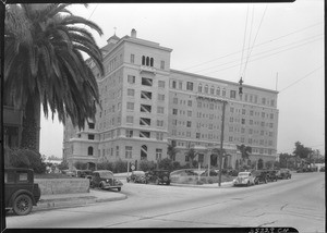 Exterior view of St. Vincent's Hospital in Los Angeles from Sunset Boulevard, 1937