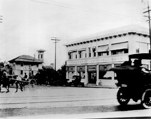 Hollywood National Bank on the northeast corner of Hollywood Boulevard and Cahuenga Avenue, California, ca.1911