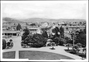 Birdseye view of Philadelphia Street in Whittier taken from the State School, ca.1905