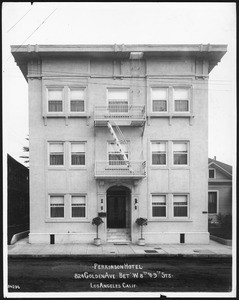 Exterior view of the Perkinson Hotel at 824 Golden Avenue, between West 8th Street & 9th Street, Los Angeles, 1915