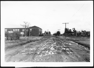 View of 98th Street looking east from Figueroa Street prior to construction of double roadway pavement