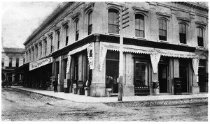 Exterior view of the Philadelphia One Price Boot and Shoe House, Main Street side of Temple Block, ca.1890