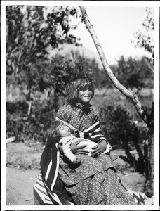 Young Walapai Indian mother with child in her arms, Hackbury, Arizona, ca.1900