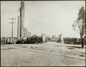 San Francisco earthquake damage, showing the ruins of the Mark Hopkins Art Institute, 1906