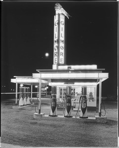 Exterior view of a Gilmore gas station in an unidentified location