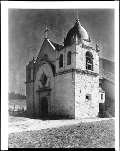 Exterior view of Mission San Carlos Borromeo de Carmelo, ca.1910