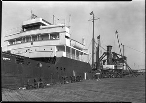 Tanker alongside the Standard Oil Company docks in San Pedro, ca.1920