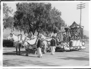 Pasadena Episcopal Curch Ladies float in the Pasadena Tournament of Roses Parade, 1906 (1905?)