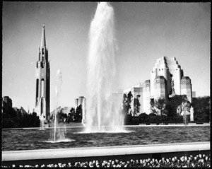 Golden Gate International Exposition in San Francisco, showing a fountain, 1939