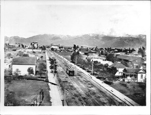 View of Raymond Avenue in Pasadena, ca.1905