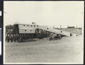 Loading bins of the Columbia Steel Corporation in Iron Springs, Utah, December 11, 1924